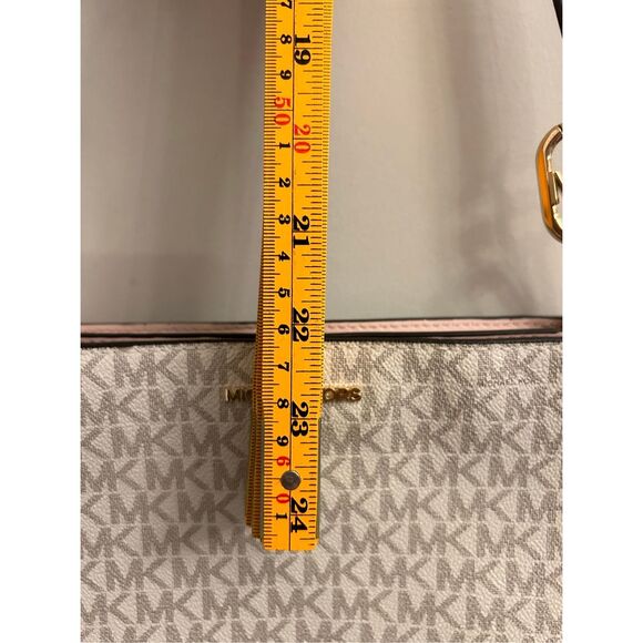 Michael Kors Trisha Medium Logo Crossbody Bag EUC - Picture 7 of 16